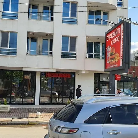 Colonel 938 Apartment